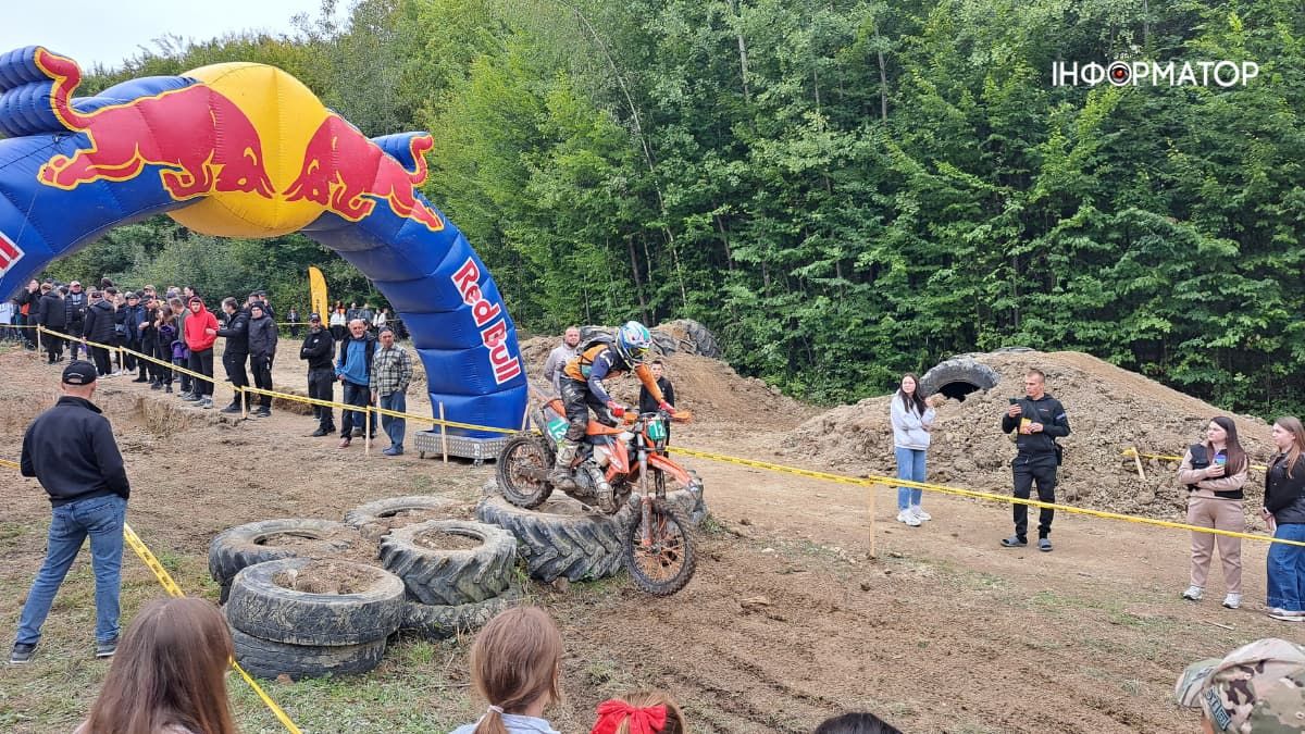 Гори, мотоцикли та шалена енергія: на Коломийщині відбулись змагання з хард-ендуро "O’Kurwaaa Bobr" 7