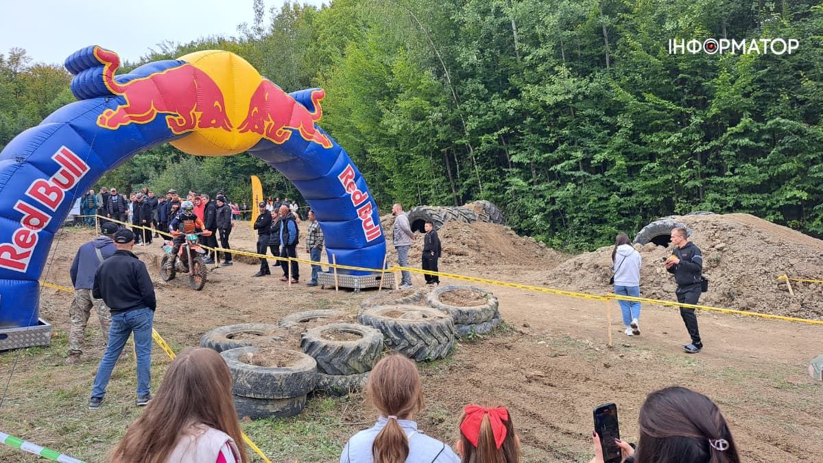 Гори, мотоцикли та шалена енергія: на Коломийщині відбулись змагання з хард-ендуро "O’Kurwaaa Bobr" 9