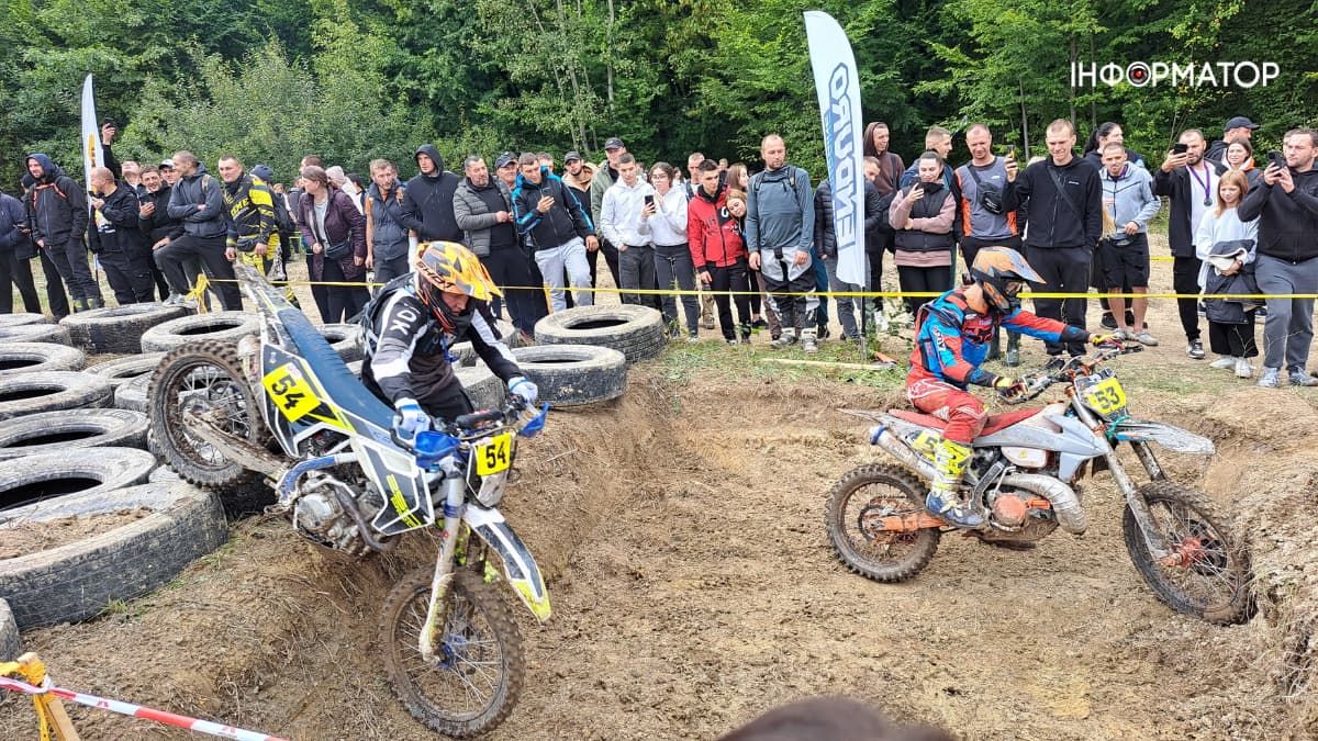 Гори, мотоцикли та шалена енергія: на Коломийщині відбулись змагання з хард-ендуро "O’Kurwaaa Bobr"