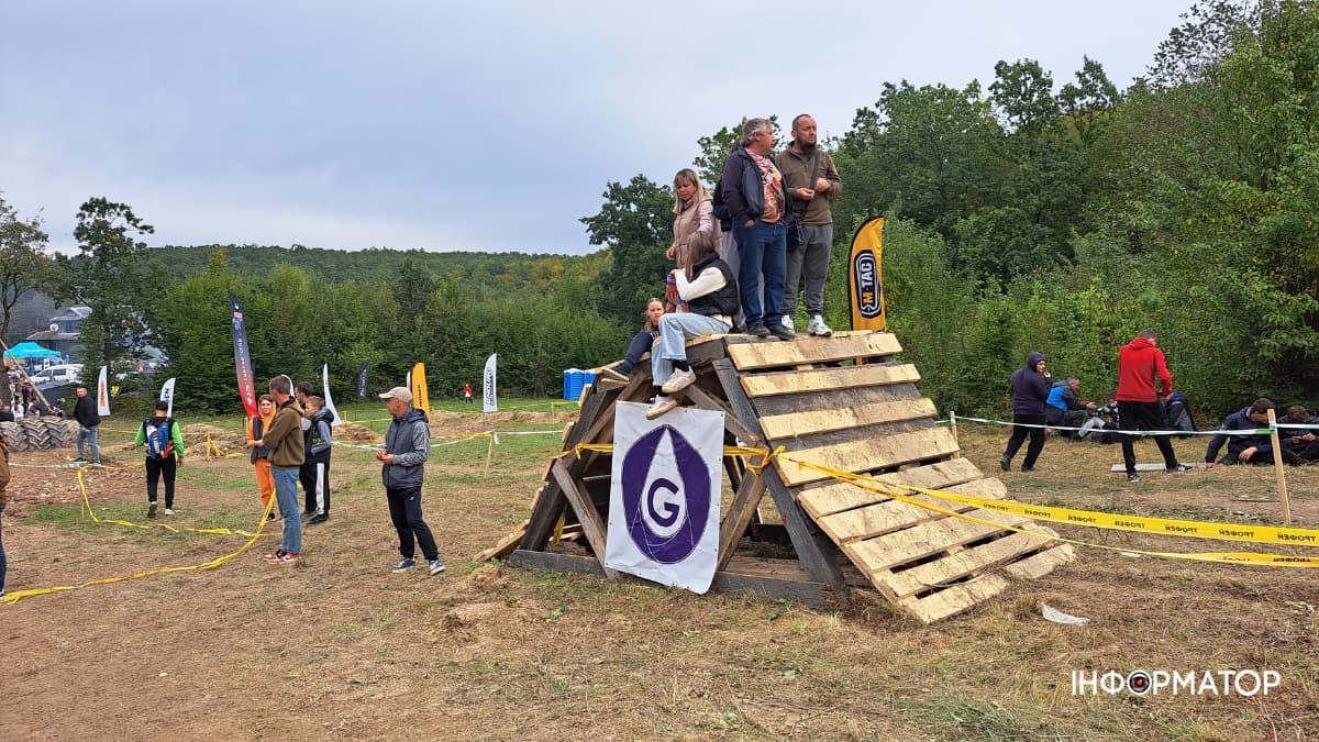 Гори, мотоцикли та шалена енергія: на Коломийщині відбулись змагання з хард-ендуро "O’Kurwaaa Bobr" 12