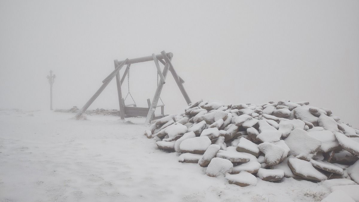 У горах на Прикарпатті засніжило
