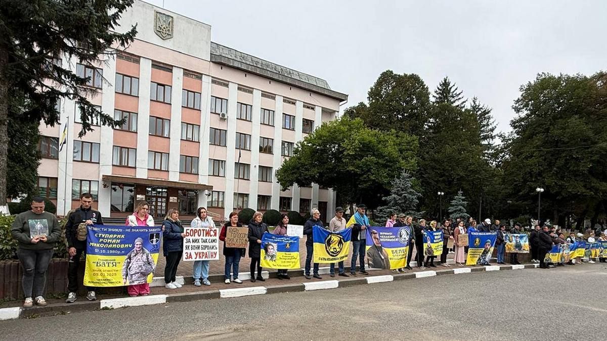 У Снятині відбулася щонедільна акція на підтримку безвісти зниклих захисників