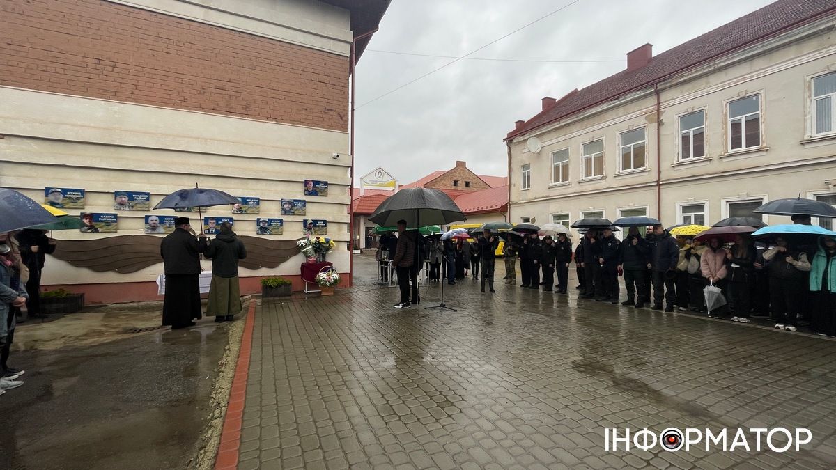 В Коломийському ліцеї №5 відбулося відкриття меморіальної дошки Герою Ігорю Мартинюку 4