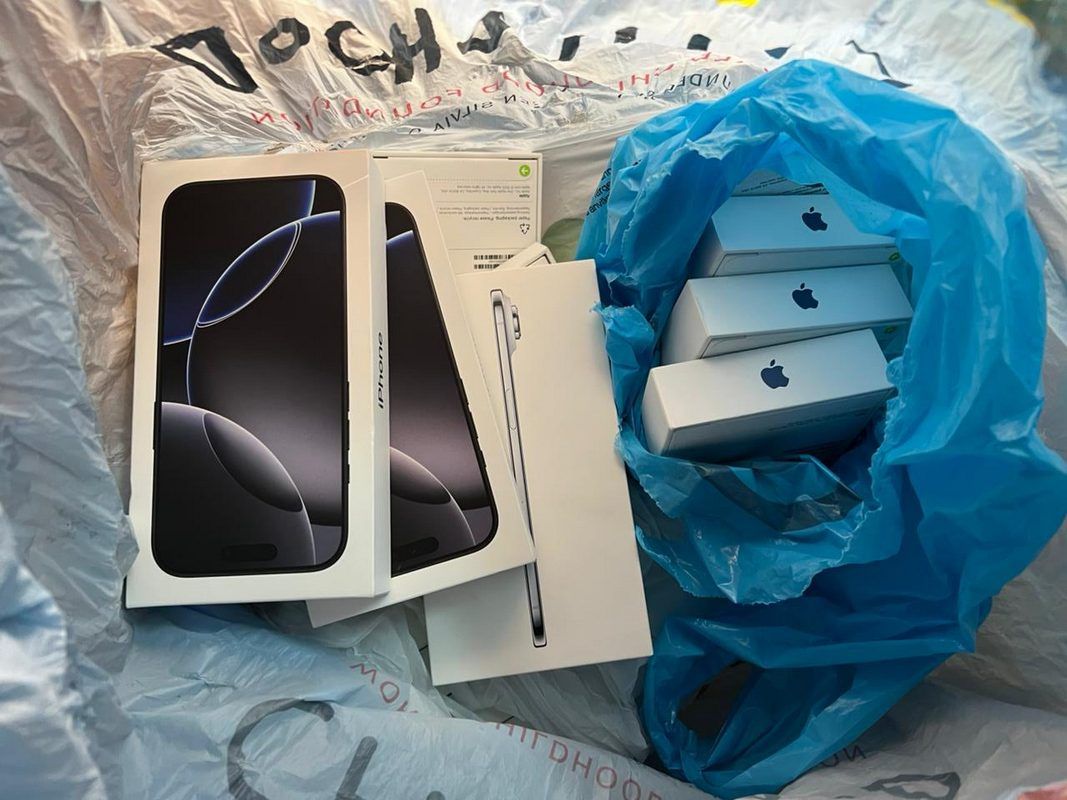 Нові iPhone 17 та брендові речі намагались заховати прикарпатці від митників 1