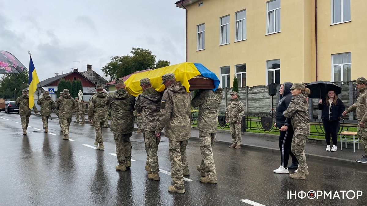 У Коломиї віддали шану загиблому "едельвейсу" Віктору Кашубі 15