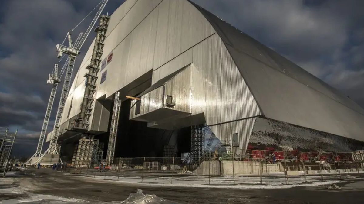 ЧАЕС  без світла через ворожий обстріл Київщини