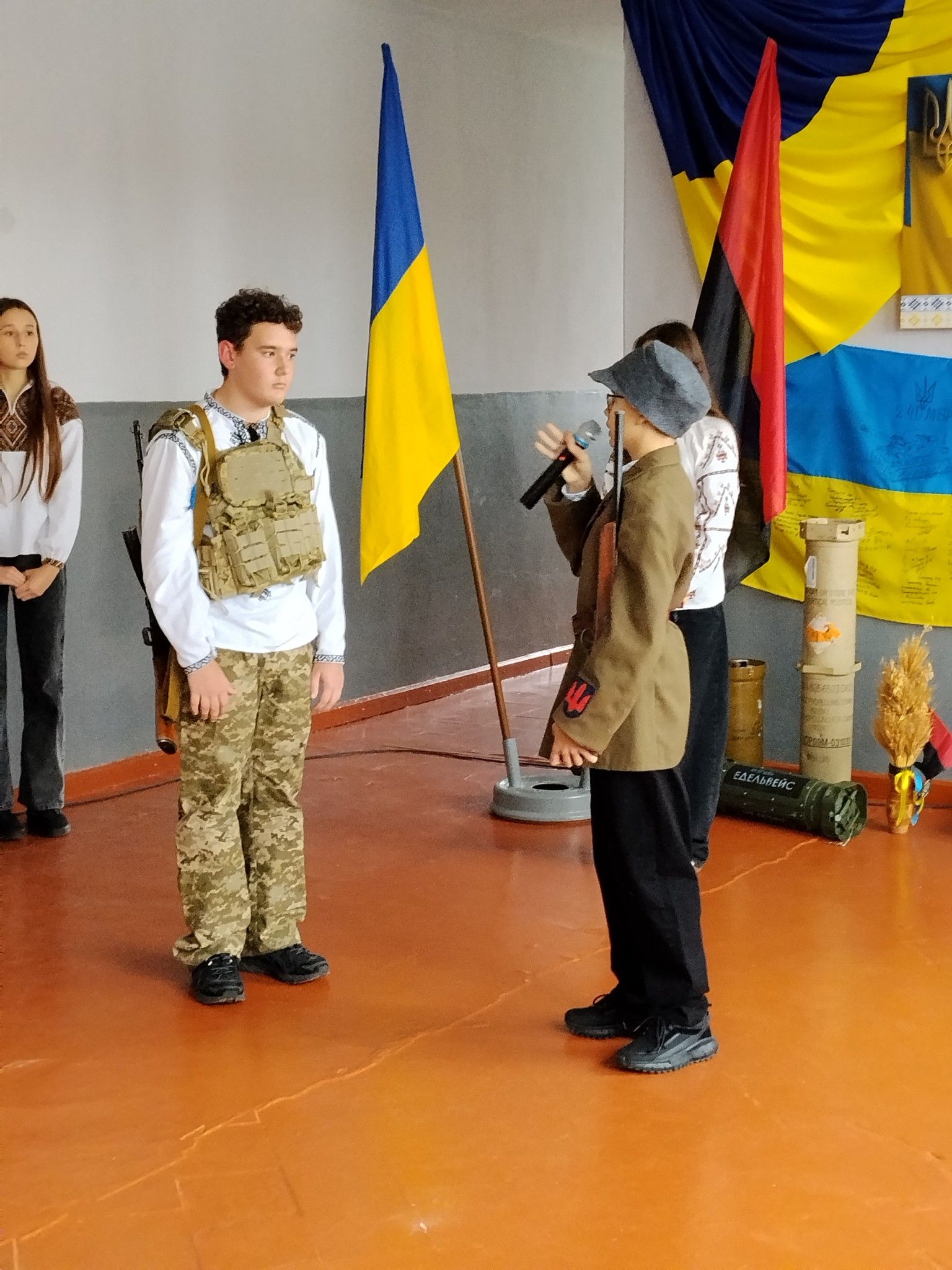 У Косові відкрили меморіальну дошку полеглому захиснику Юрію Сайнюку 6