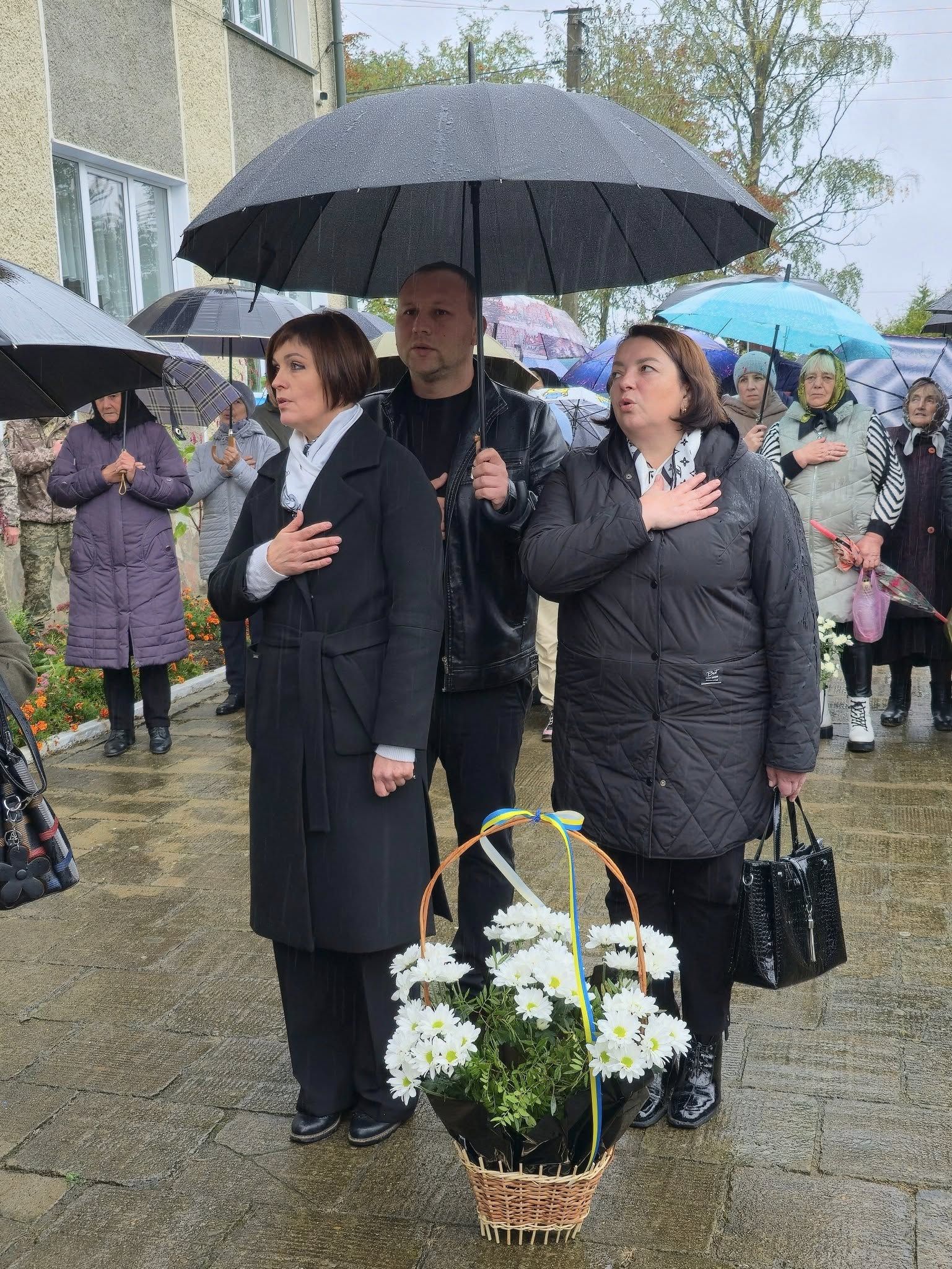 На Коломийщині відкрили памʼятну дошку Герою Миколі Молофію 8