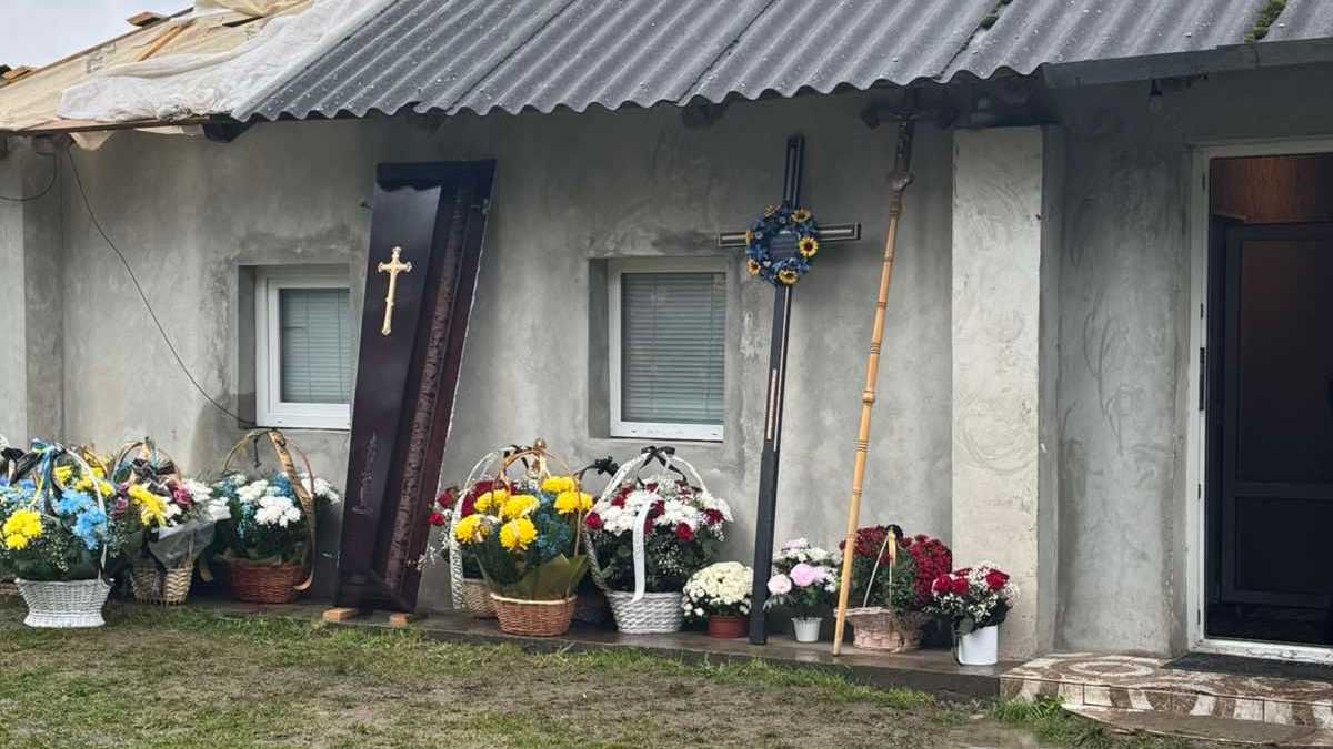 У Мишині провели в останню дорогу захисника Віктора Кашубу 1