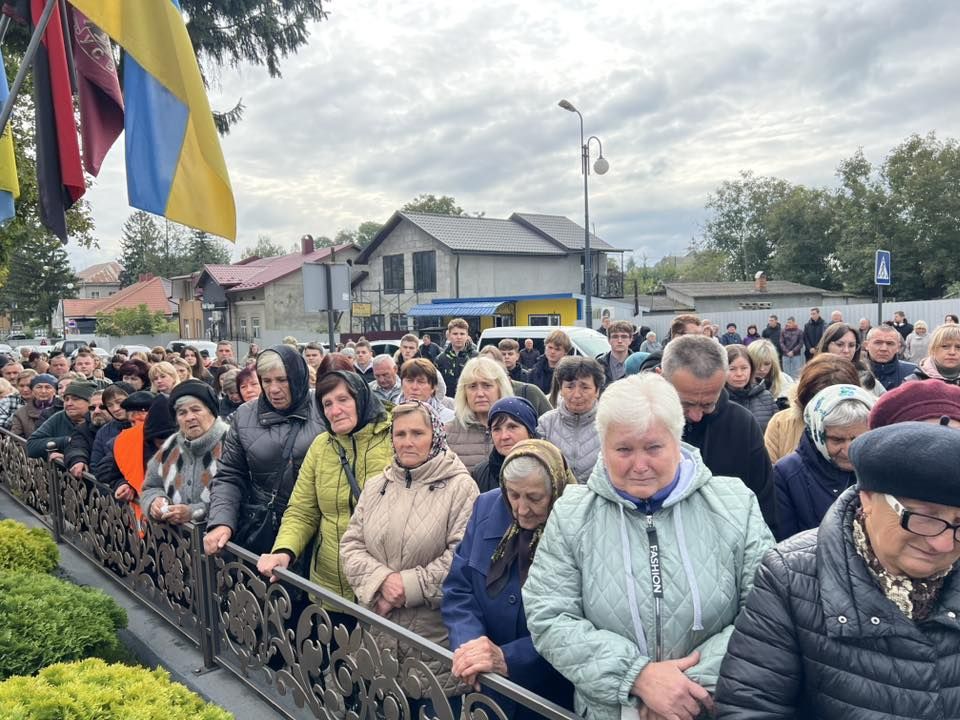 У Городенці зустріли скорботний кортеж захисника Романа Лазорка 7