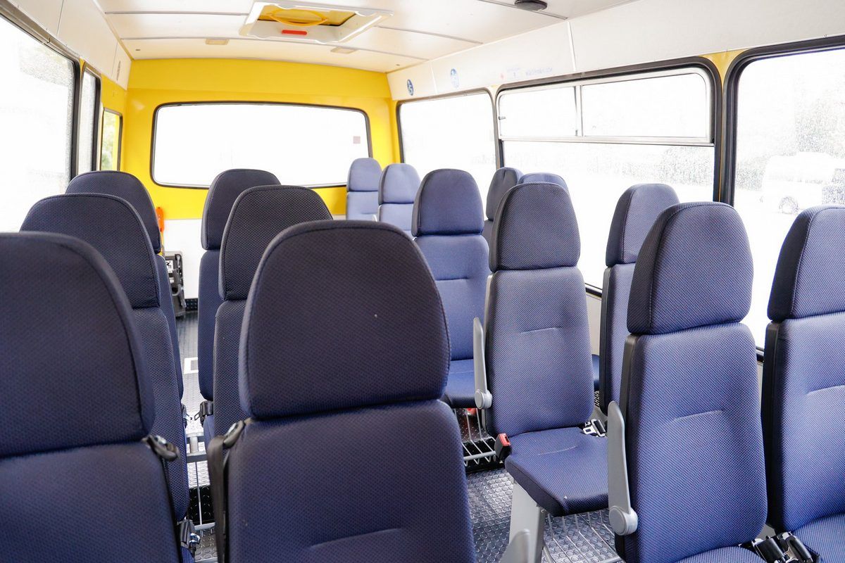 Спеціалізований шкільний автобус з'явився в Коломийському ліцеї №4 2