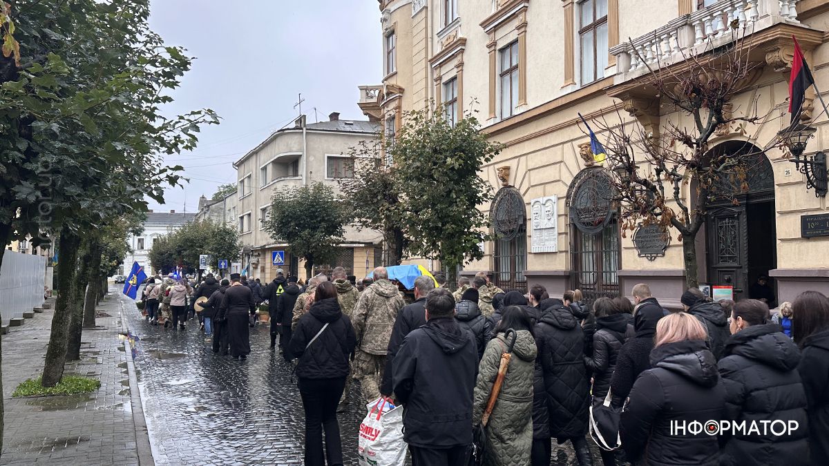У Коломиї попрощались з полеглим захисником Любомиром Маріном 5