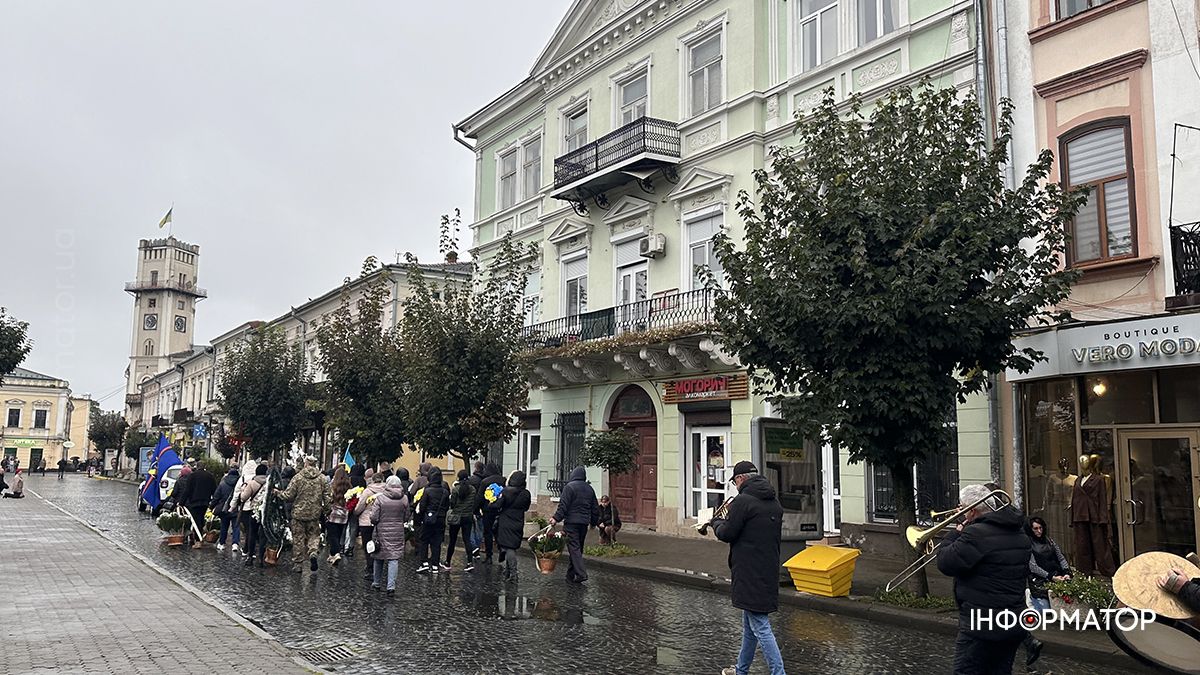 У Коломиї попрощались з полеглим захисником Любомиром Маріном 11