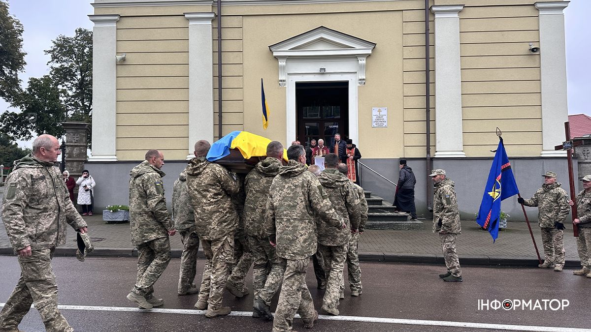 У Коломиї попрощались з полеглим захисником Любомиром Маріном 16