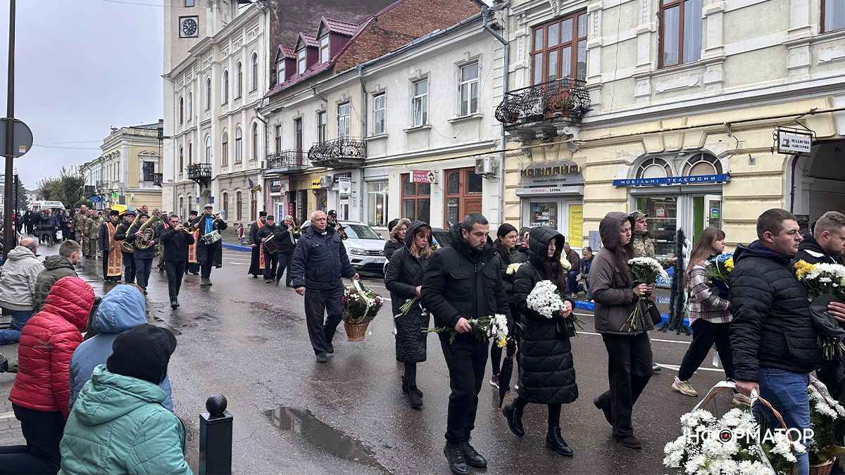 У Коломиї попрощались з полеглим захисником Любомиром Маріном 13