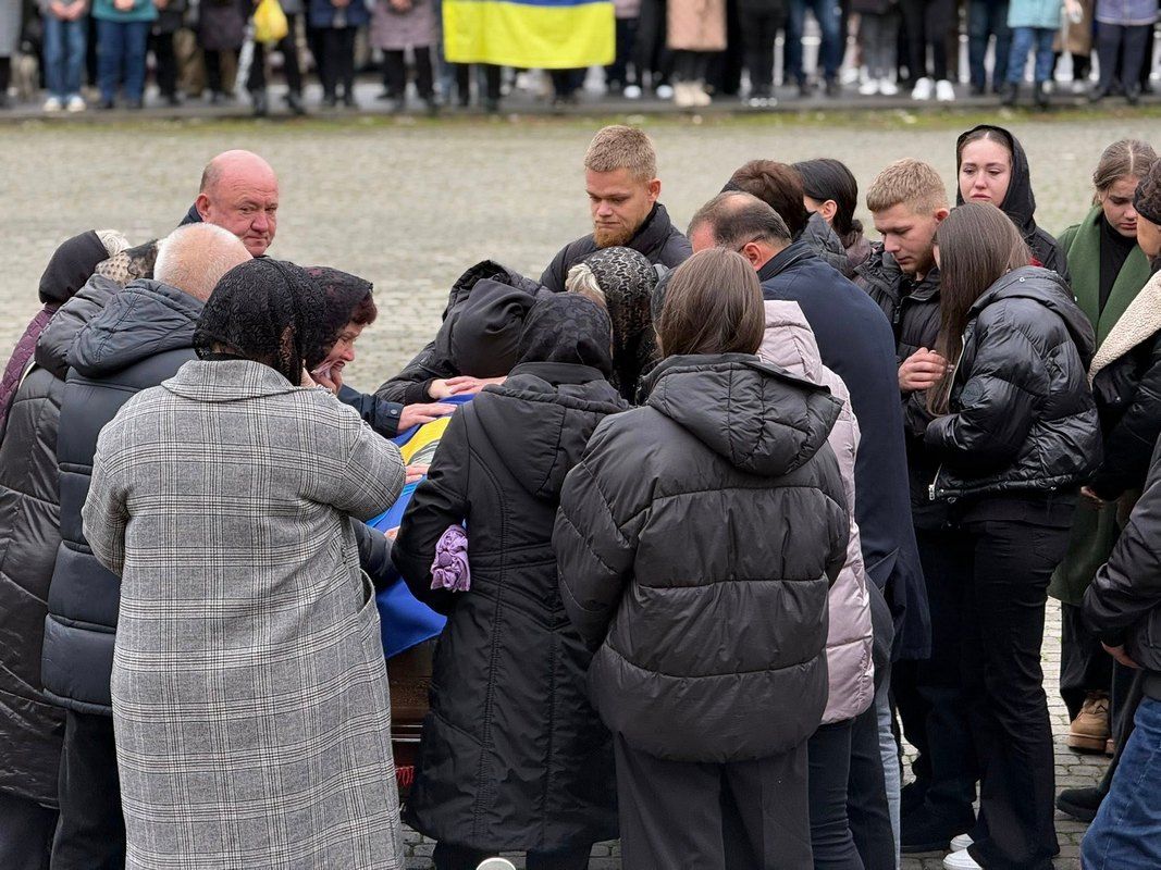 Із загиблим Героєм Любомиром Жуковським прощатимуться сьогодні в Отинії 4