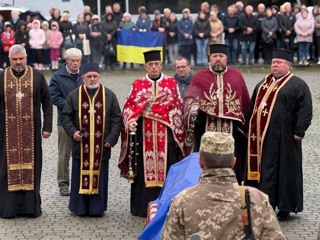 На Коломийщині зустріли скорботний кортеж Героя Івана Михайлишина 5