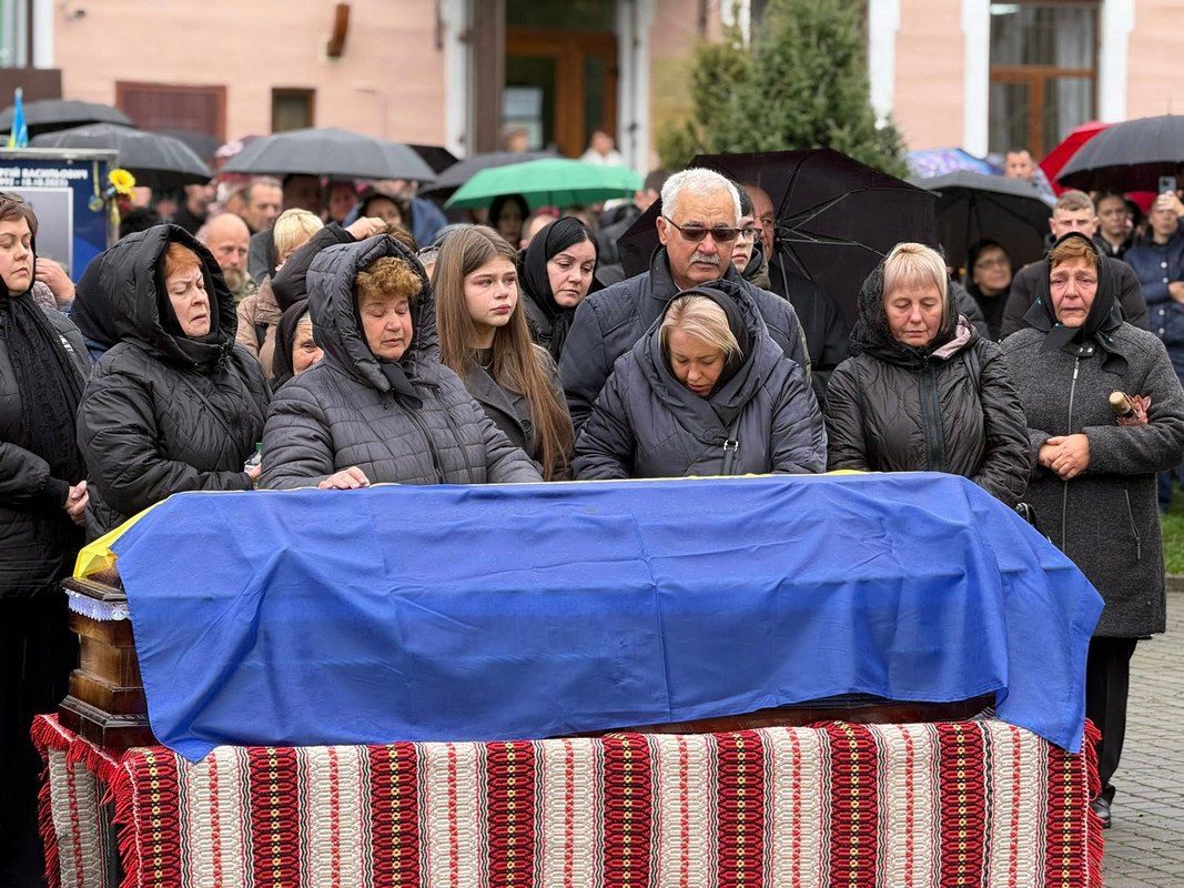 На Коломийщині зустріли скорботний кортеж Героя Івана Михайлишина 3