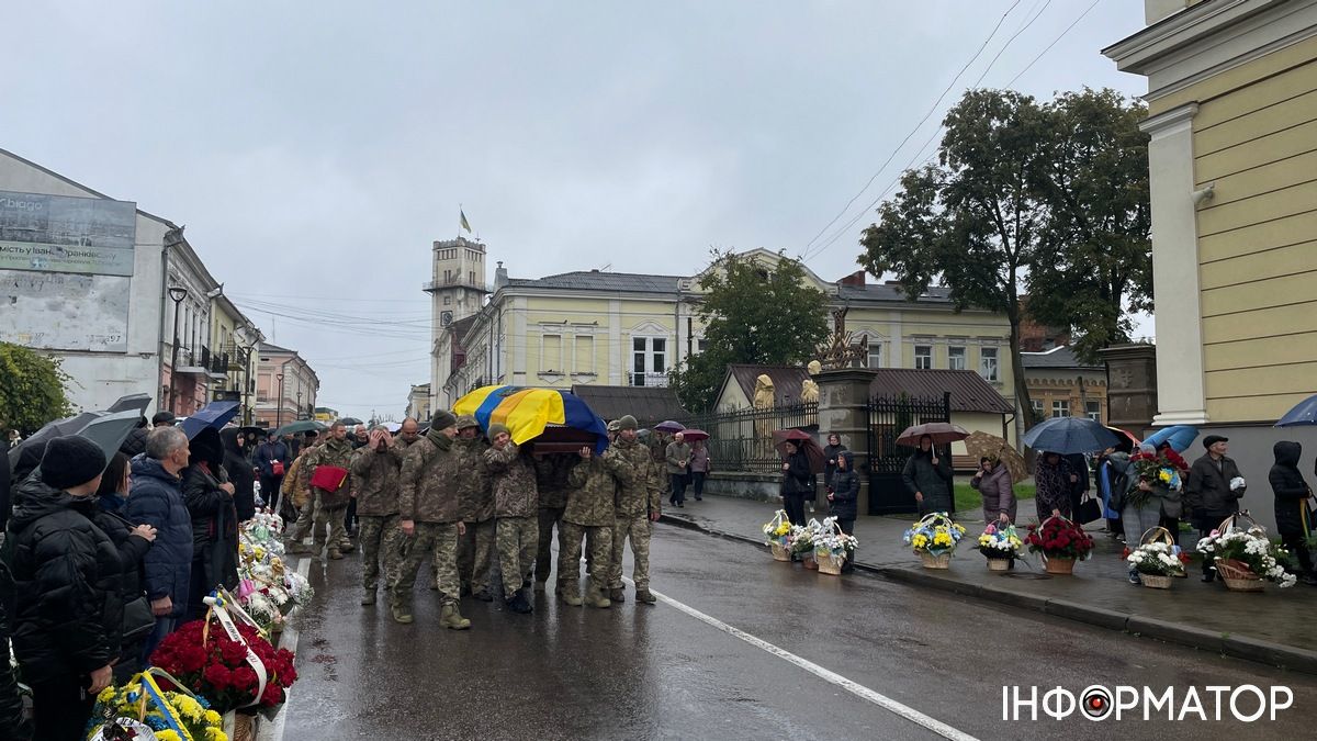 У Коломиї навіки попрощалися із Героєм Володимиром Бойчуком 16