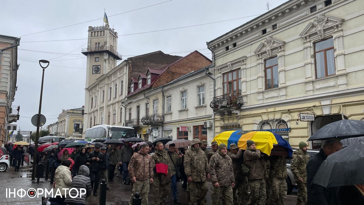 У Коломиї навіки попрощалися із Героєм Володимиром Бойчуком 15