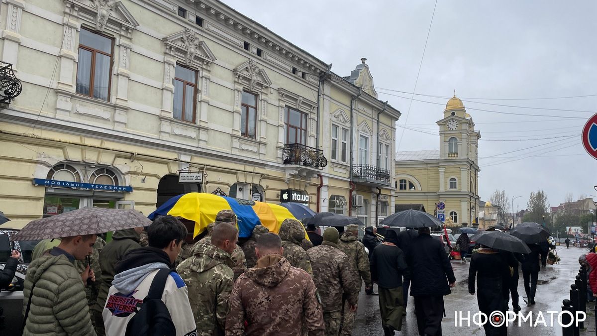 У Коломиї навіки попрощалися із Героєм Володимиром Бойчуком 14