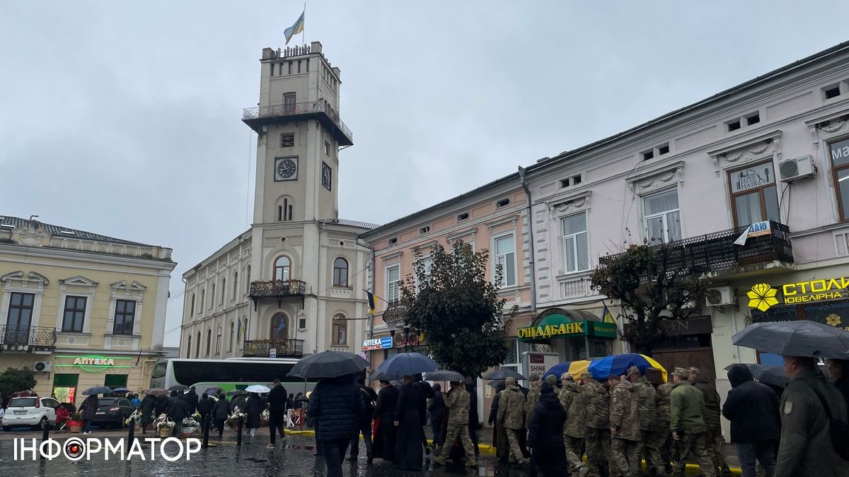 У Коломиї навіки попрощалися із Героєм Володимиром Бойчуком 13