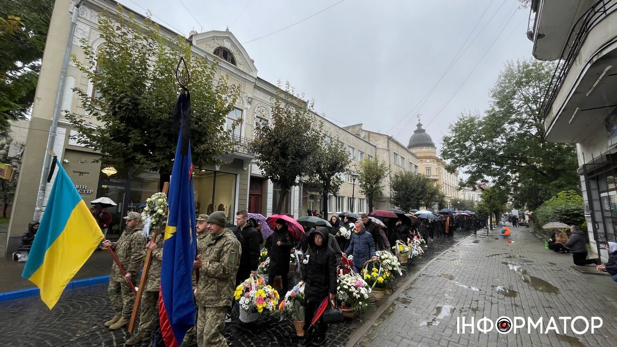 У Коломиї навіки попрощалися із Героєм Володимиром Бойчуком 11