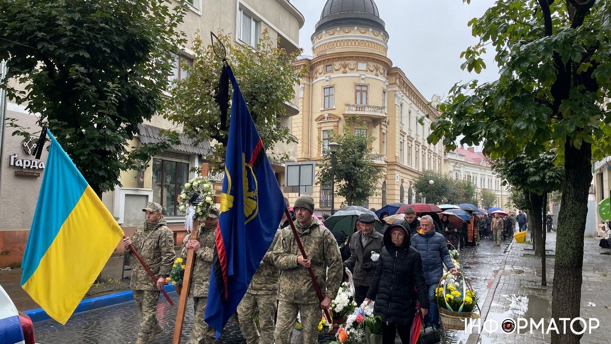 У Коломиї навіки попрощалися із Героєм Володимиром Бойчуком 9