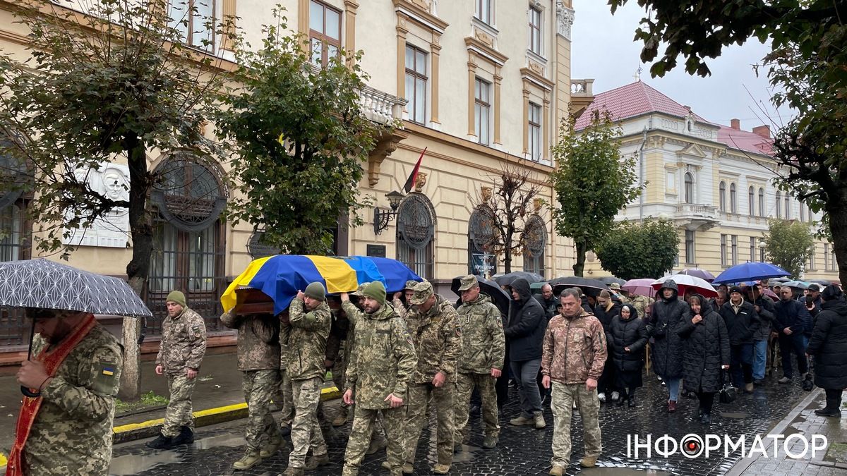 У Коломиї навіки попрощалися із Героєм Володимиром Бойчуком 8