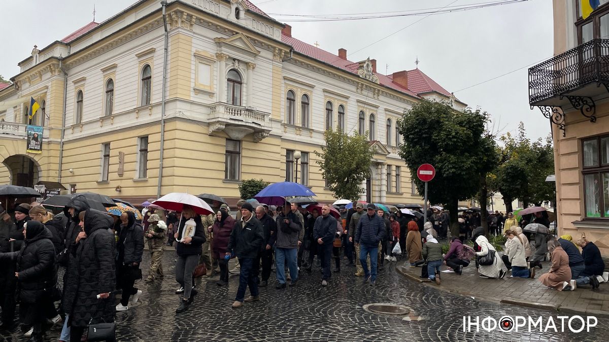 У Коломиї навіки попрощалися із Героєм Володимиром Бойчуком 7