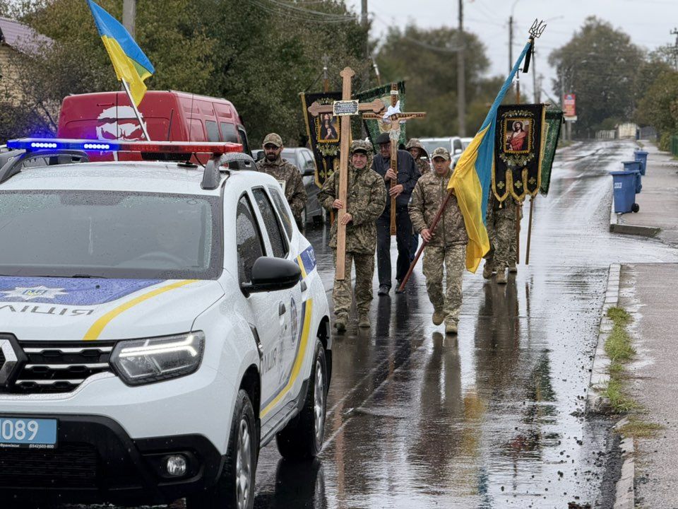 В Отинії провели на вічний спочинок Героя Любомира Жуковського 5