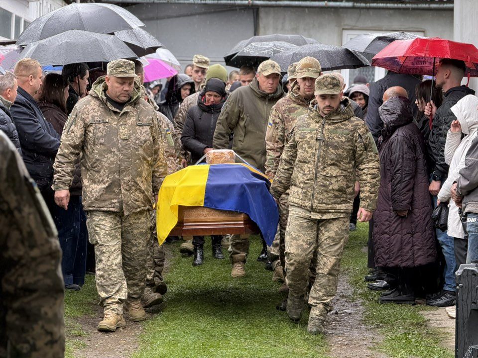 В Отинії провели на вічний спочинок Героя Любомира Жуковського 3