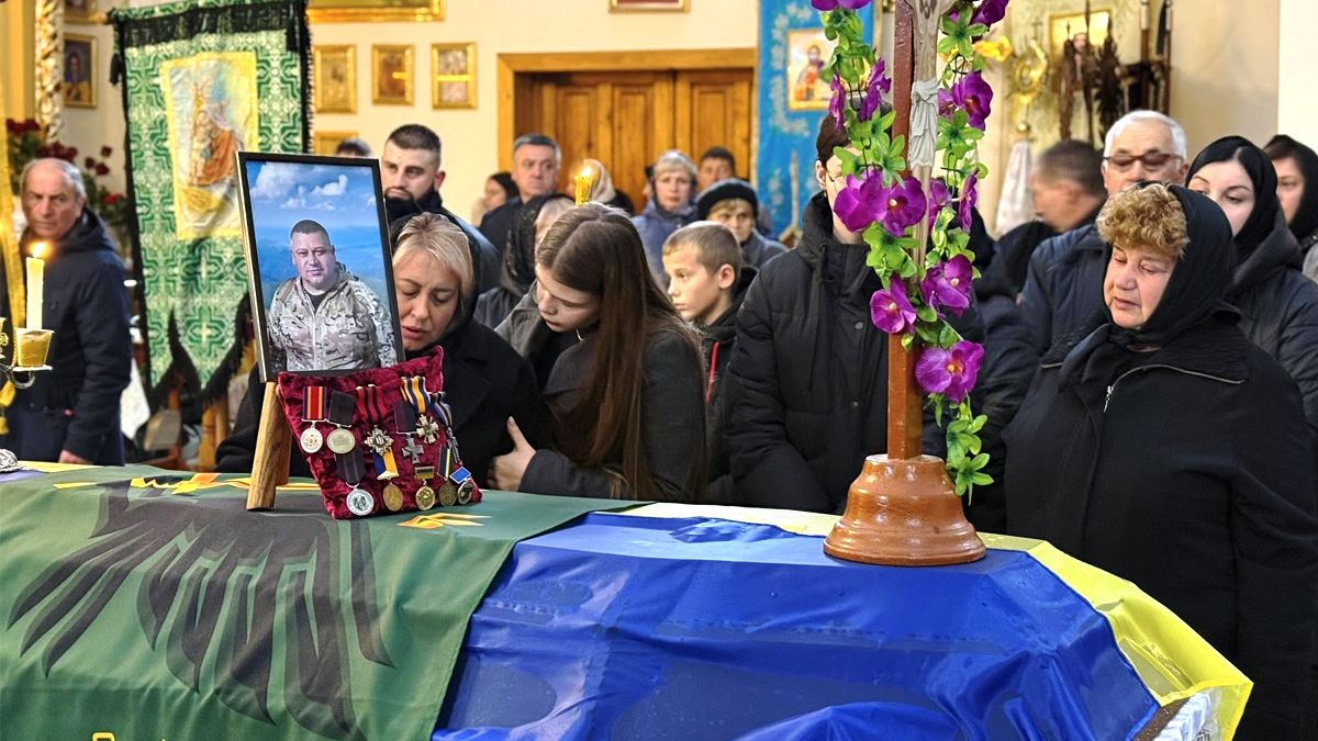 На Прикарпатті в останню дорогу провели Героя Івана Михайлишина