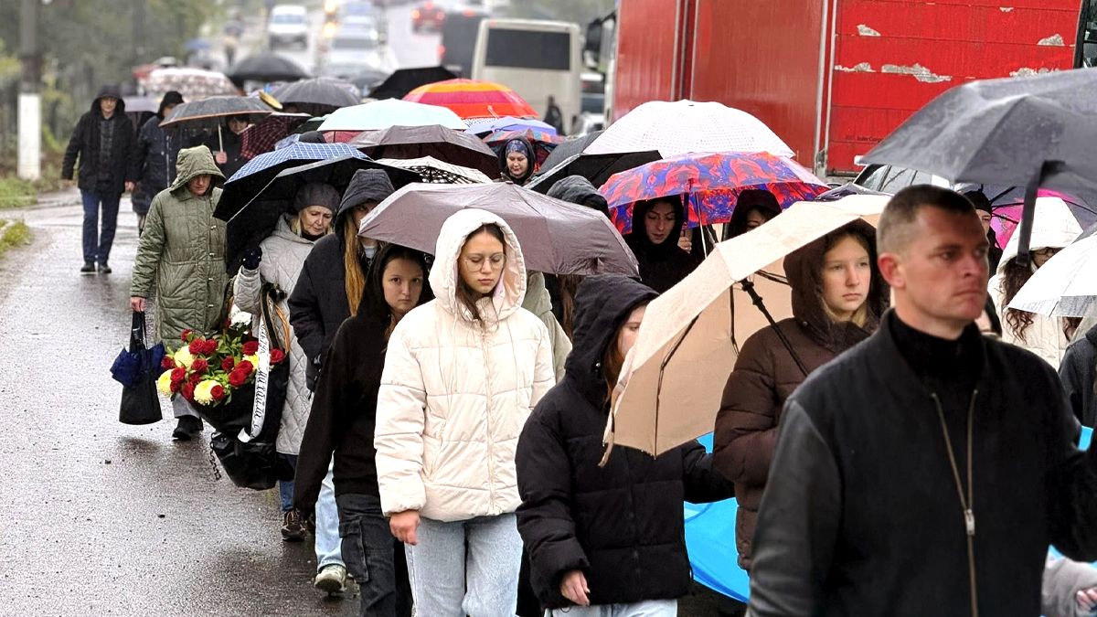 На Прикарпатті в останню дорогу провели Героя Івана Михайлишина 4