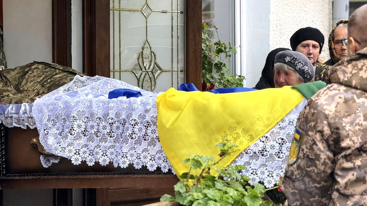 На Прикарпатті в останню дорогу провели Героя Івана Михайлишина 1