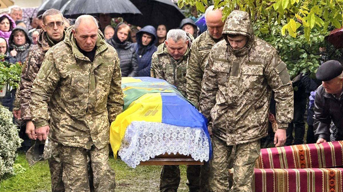 На Прикарпатті в останню дорогу провели Героя Івана Михайлишина 2