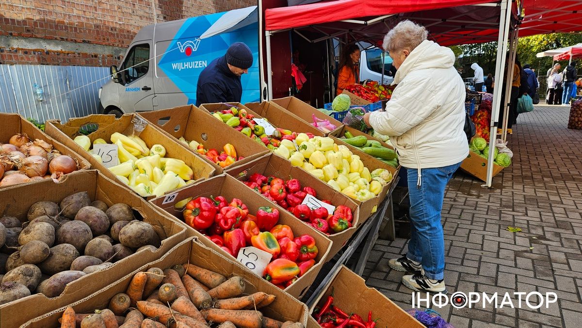 Які ціни на овочі та фрукти на коломийському ринку