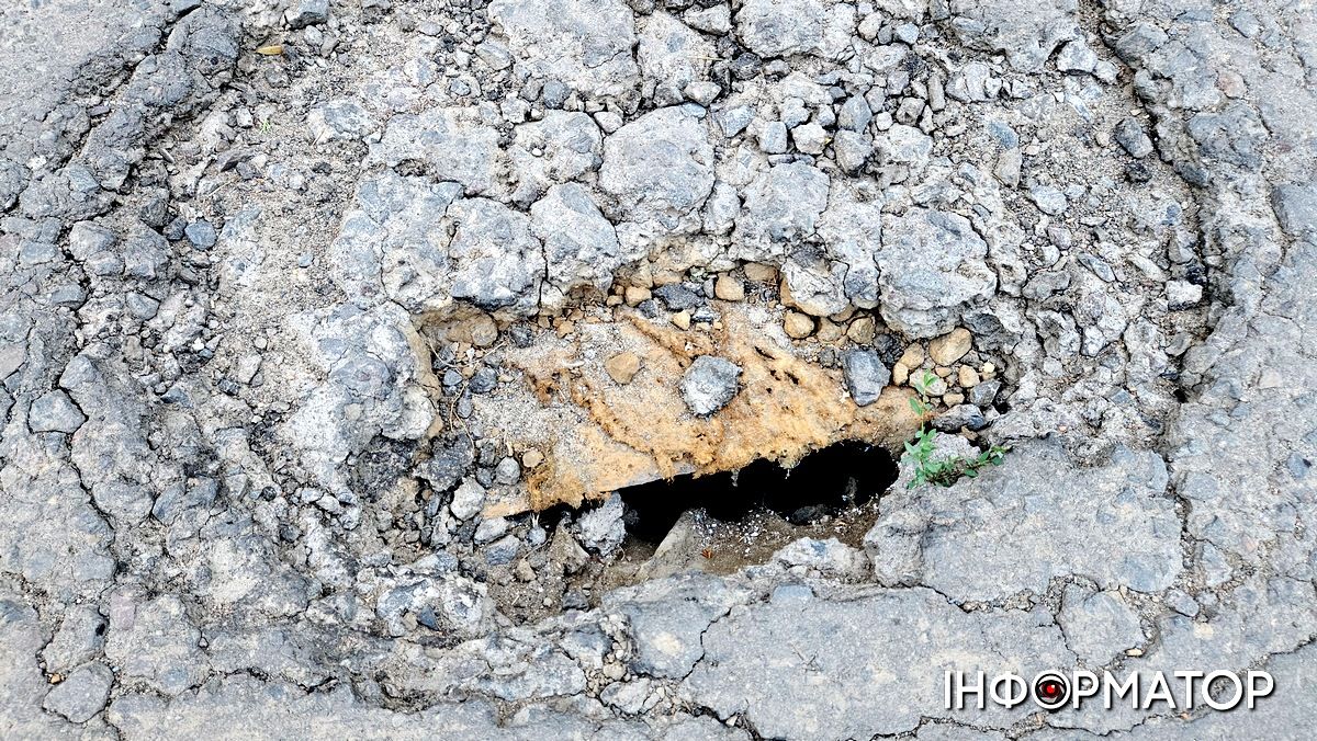 Що до, що після: проблемні люки вул. Валової в Коломиї 9