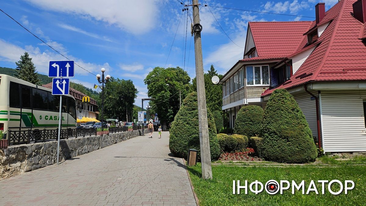 Будівлю в центрі Яремче влада продає по ціні малосімейки 2