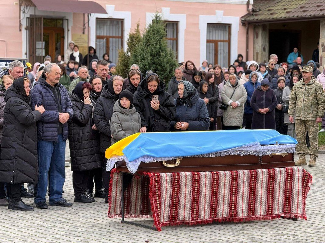 До Отинії "на щиті" повернувся захисник Петро Москалюк 6