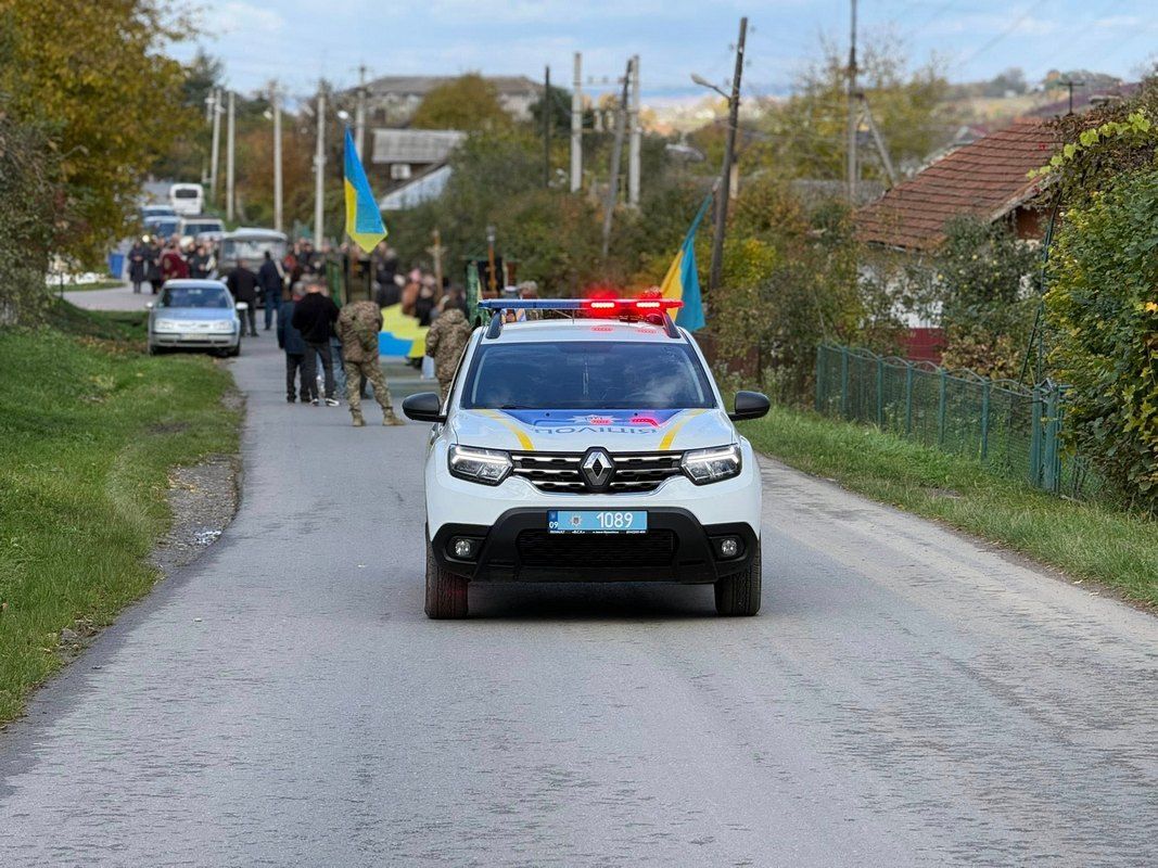Отинійська громада провели на вічний спочинок воїна Петра Москалюка 2