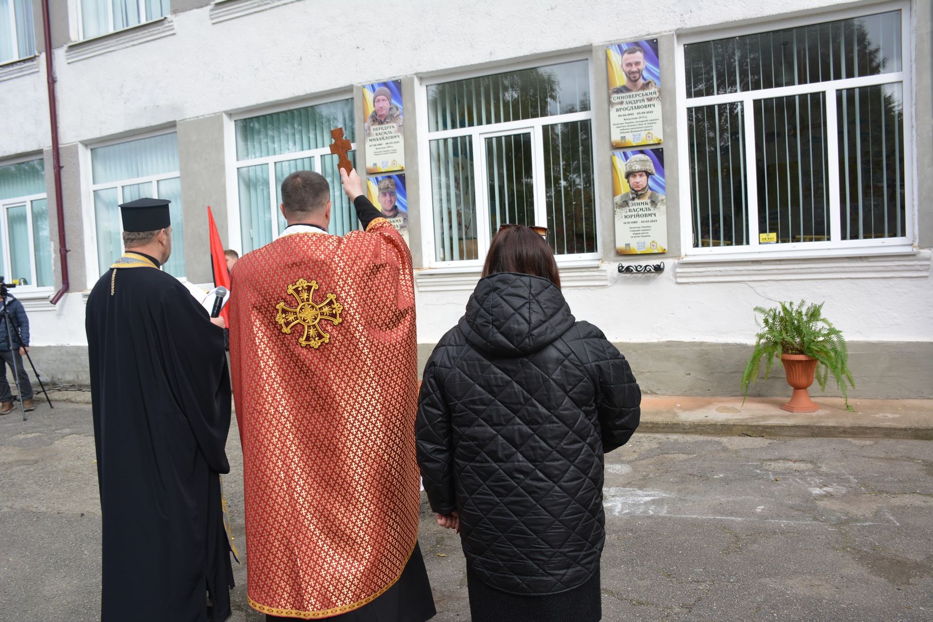 На Надвірнянщині відкрили меморіальну дошку померлому захиснику Василю Передруку 2