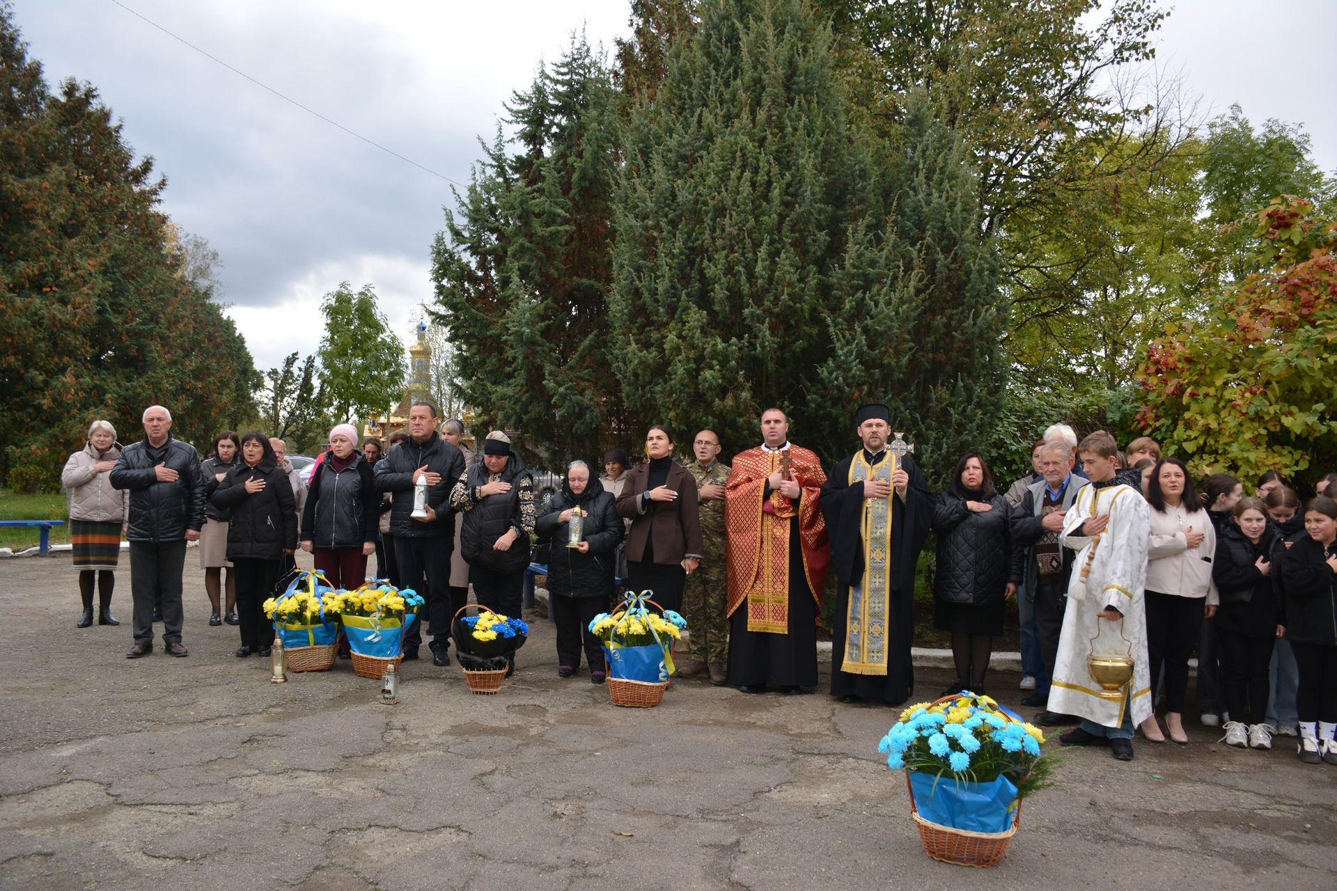 На Надвірнянщині відкрили меморіальну дошку померлому захиснику Василю Передруку 3