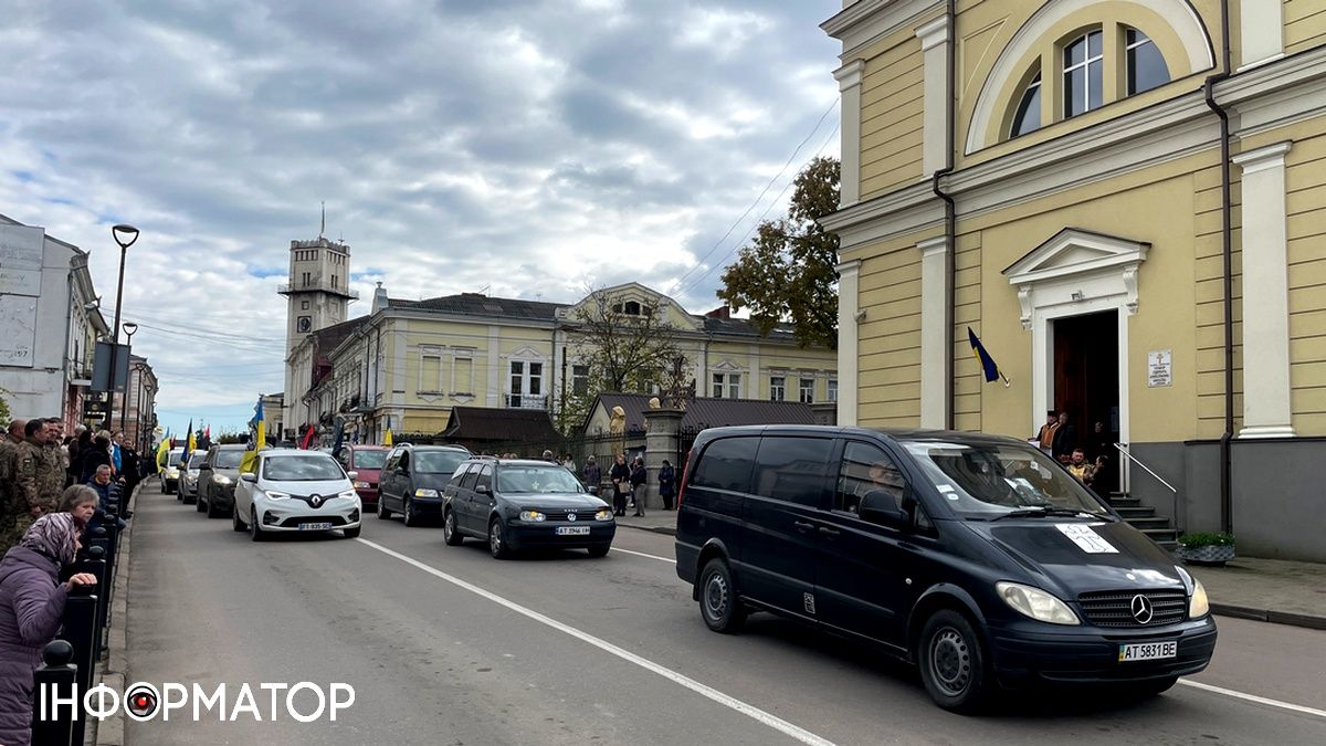"На щиті" повернувся воїн Петро Глек з Коломийської громади 17
