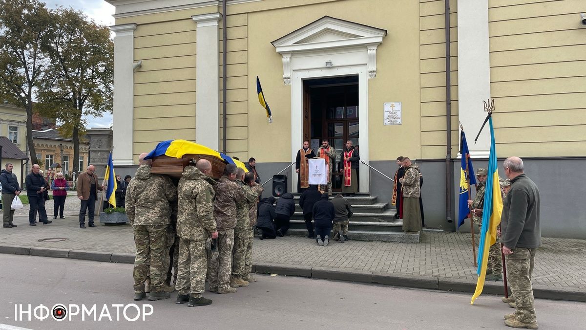 "На щиті" повернувся воїн Петро Глек з Коломийської громади 15