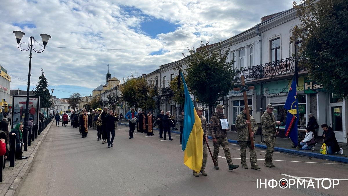 "На щиті" повернувся воїн Петро Глек з Коломийської громади 11
