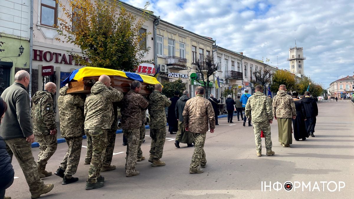 "На щиті" повернувся воїн Петро Глек з Коломийської громади 8