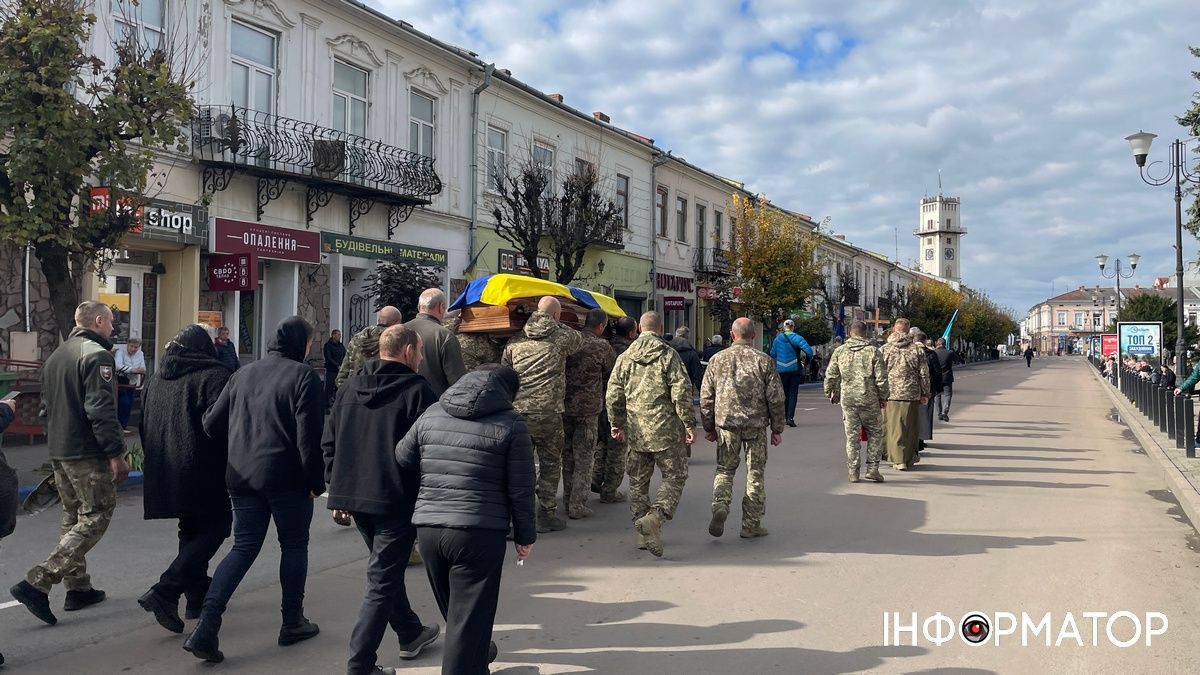 "На щиті" повернувся воїн Петро Глек з Коломийської громади 9