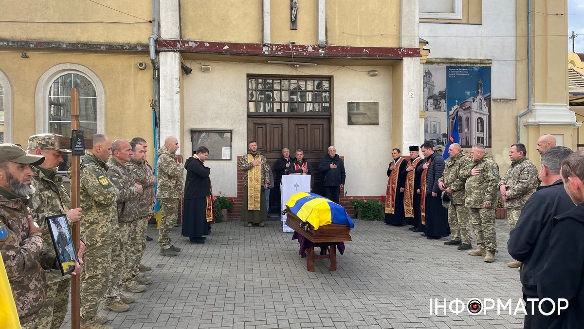 "На щиті" повернувся воїн Петро Глек з Коломийської громади 6