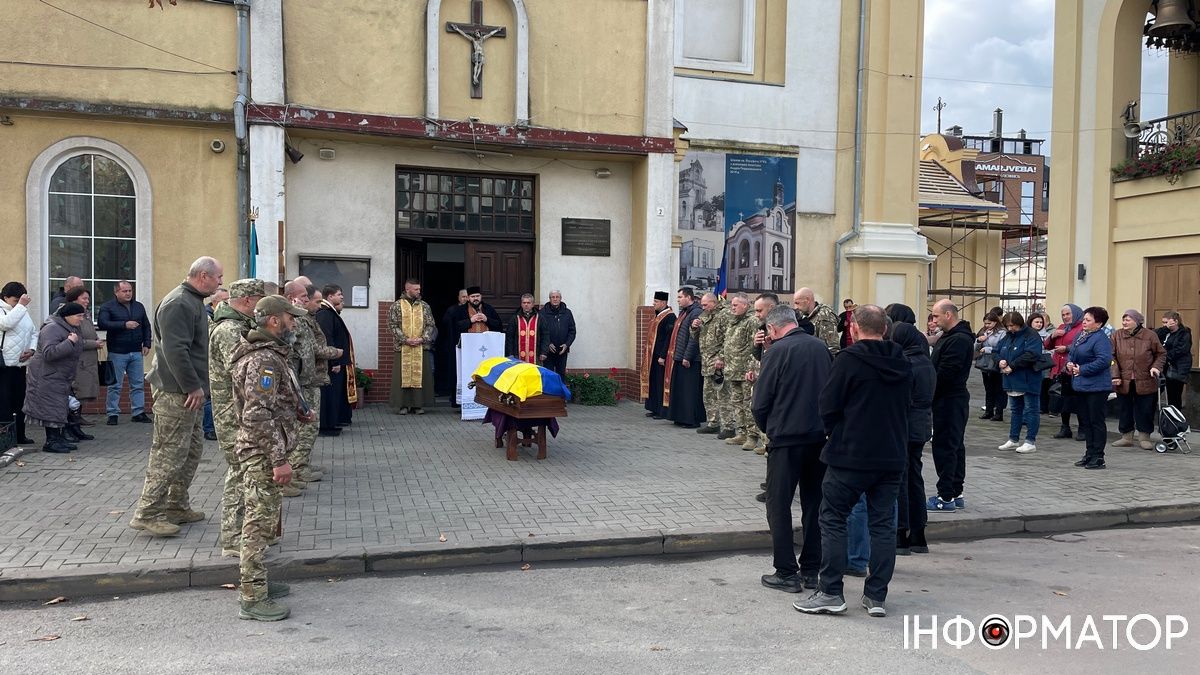 "На щиті" повернувся воїн Петро Глек з Коломийської громади 4